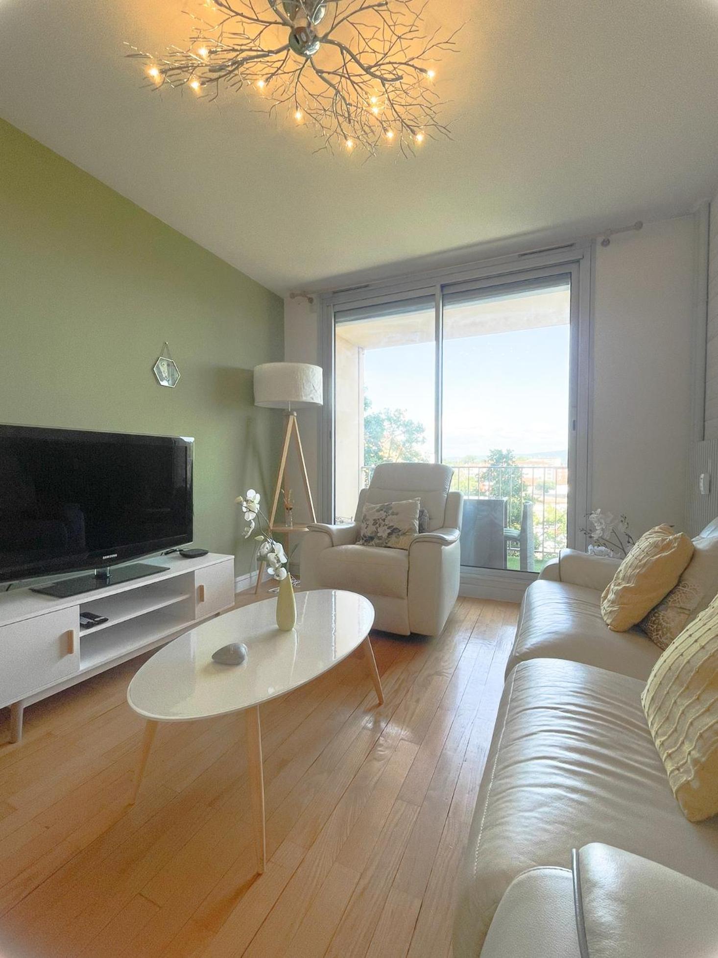 Appartement Spacieux Avec Balcon Μπουργκ-αν-Μπρες Εξωτερικό φωτογραφία