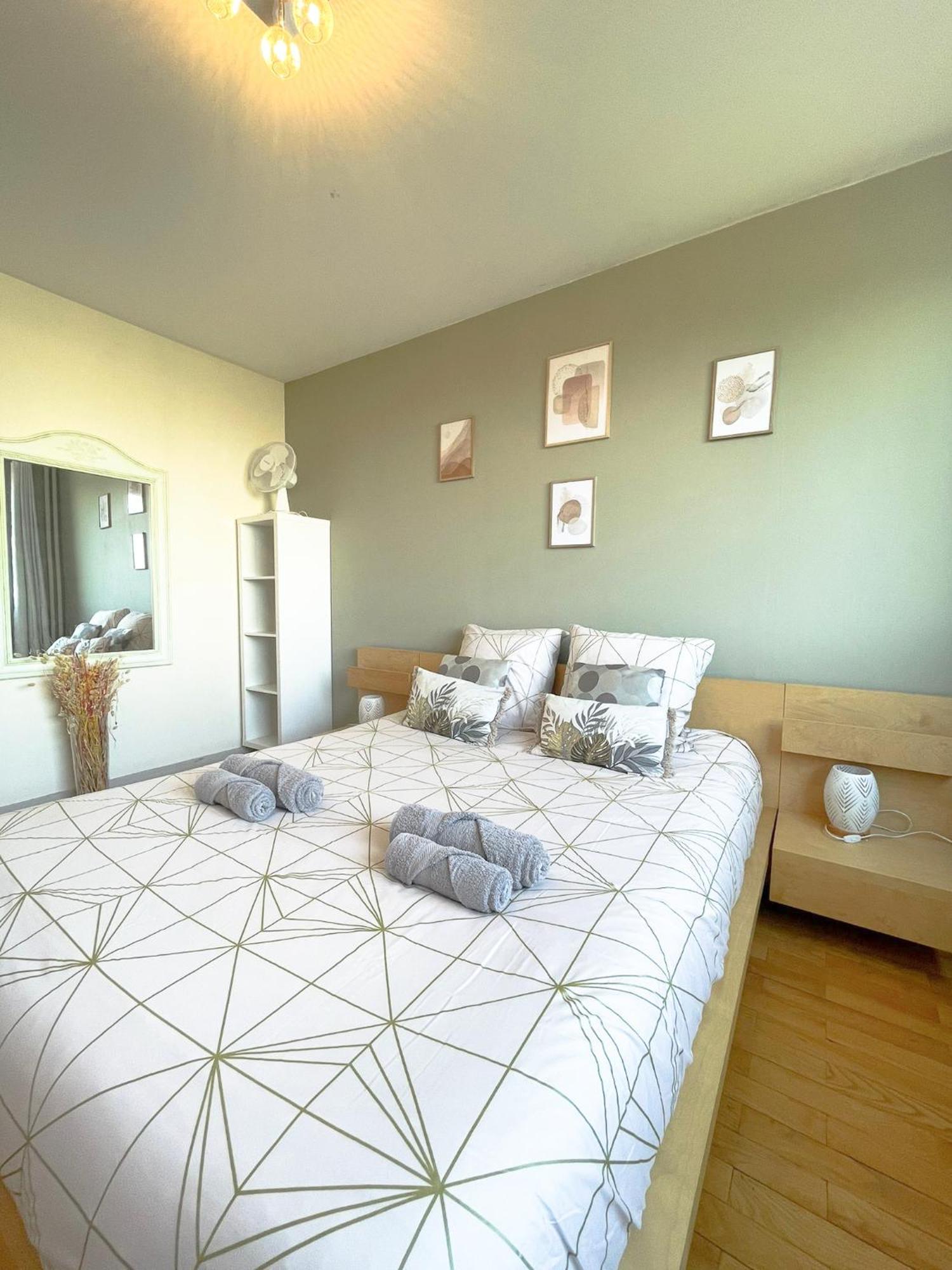Appartement Spacieux Avec Balcon Μπουργκ-αν-Μπρες Εξωτερικό φωτογραφία